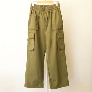 FABLETICS Cargo Pockets Hipstop Wide Leg Khaki High Rise Outdoor Hiking Pants.